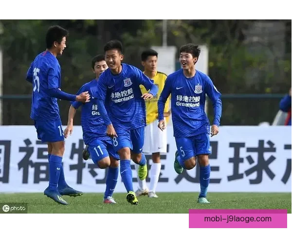 上海申花勇夺足协杯冠军再写荣耀篇章见证老牌劲旅王者归来新征程 上海申花勇夺足协杯冠军再写荣耀篇章见证老牌劲旅王者归来新征程